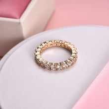 Load image into Gallery viewer, Unique Shaped Luxury Wedding Ring